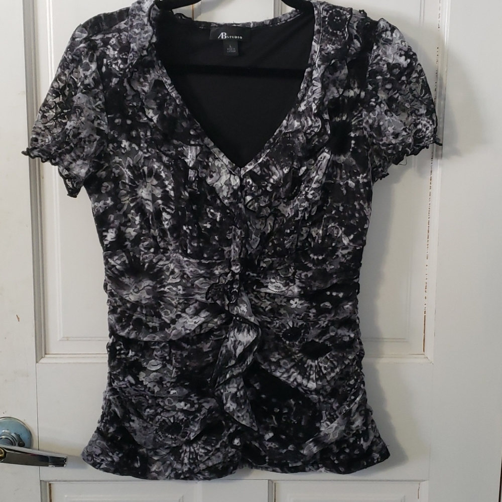Womans AB Studio Lace V neck Blose sz L